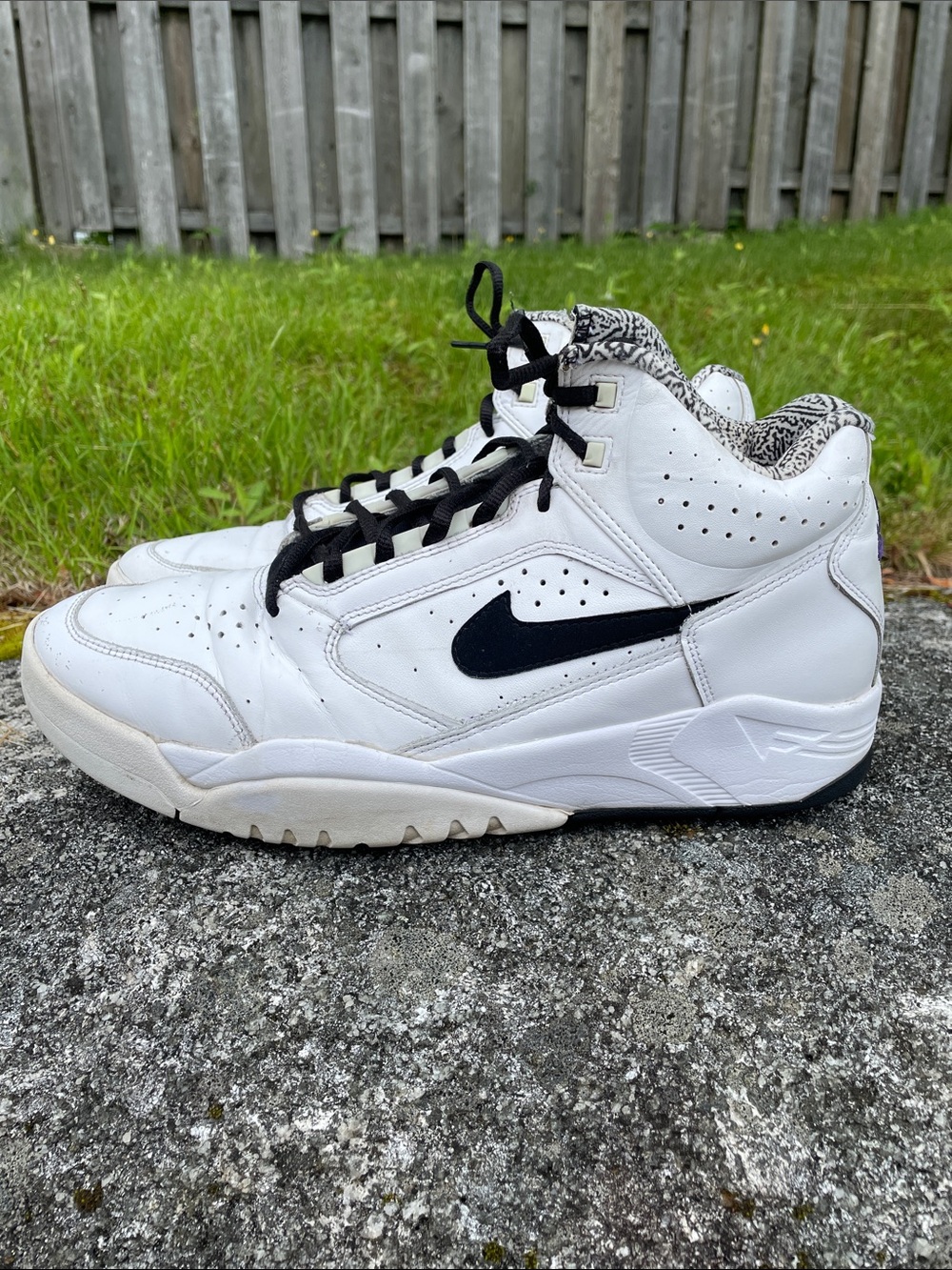 Nike Air Flight Lite Mid Men’s sneakers White/Black size 10
